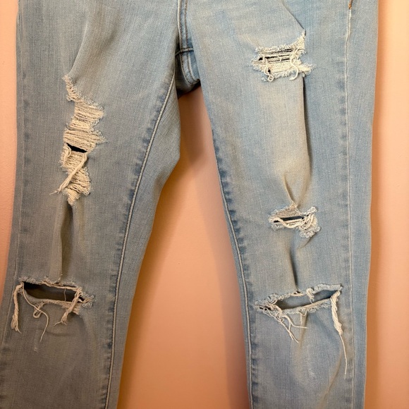 đź’™Aeropostale High Rise Jeggings with Distressed Details - Picture 2 of 6